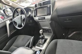 Toyota Prado Txl authentique couleur dorigine climatis automatique Essence volant gauche prix 68000  dbattre localisation appel 