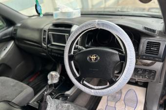 TOYOTA PRADO TX Full options Automatique Essence Couleur retouch Climatisation impeccable Kilomtrage faible Plaque rcent BQ Localisation Gombe 