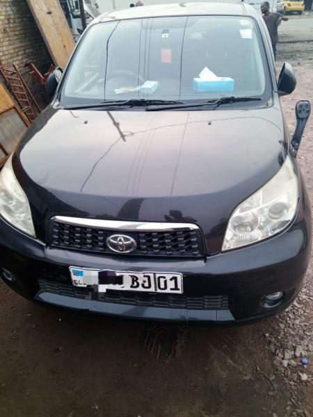 TOYOTA RUSH Couleur dorigine Clim impeccable Moteur na bote kitoko Suspension  Tout okay Prix  7500