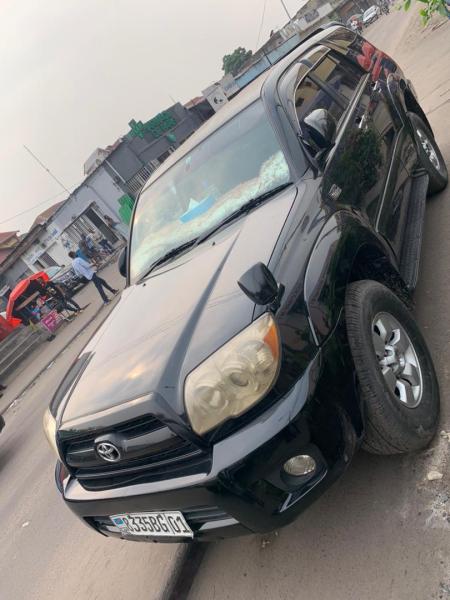 TOYOTA RUNNER Full options Automatique Essence 4 Cylindres Couleur dorigine Climatisation impeccable Kilomtrage faible Prix 14.000 a discuter Localisation kitambo 