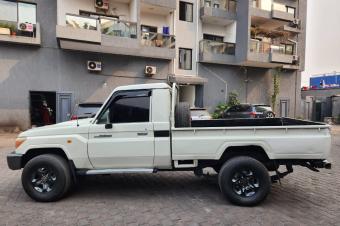 Land cruiser 2012 dise manuelle Kilomtrage 16000 v6 prix 26000  discuter