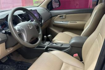 Toyota fortuner 2015