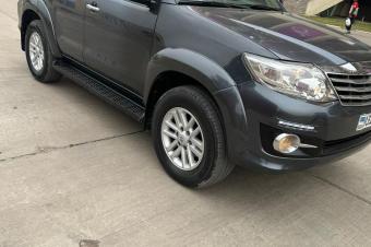Toyota fortuner 2015