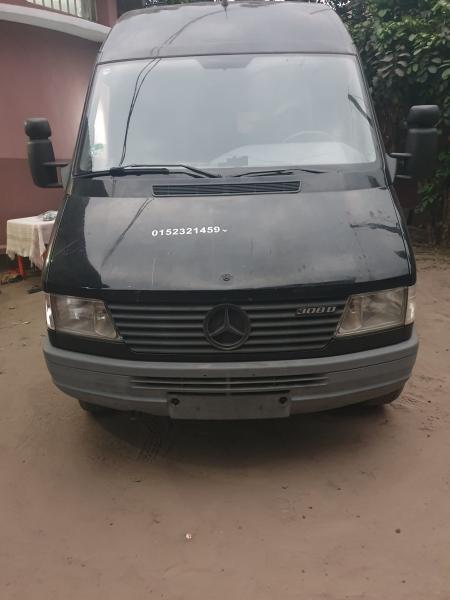MERCEDES SPRINTER SANS PLAQUE