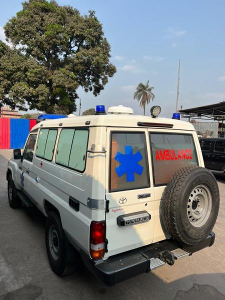 TOYOTA LAND CRUISER NEUF 