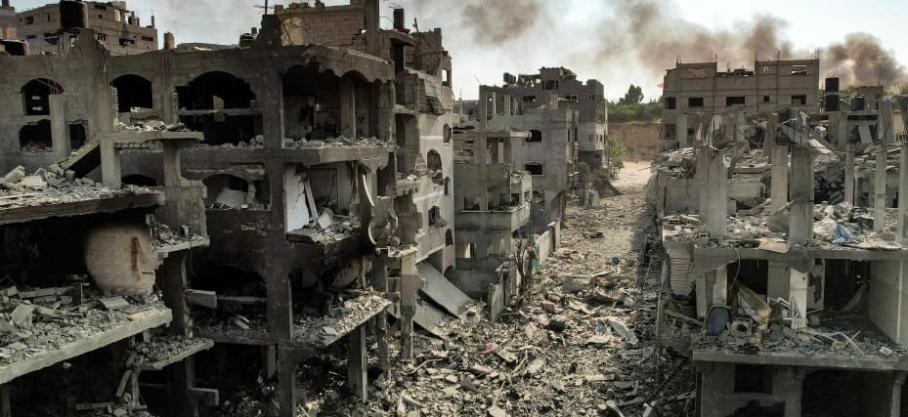 Après l'assaut meurtrier lancé le 7 octobre par les islamistes du Hamas contre Israël, l'état juif réplique en pilonnant complétement et massivement ce territoire palestinien