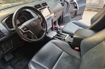 TOYOTA LAND CRUISER 