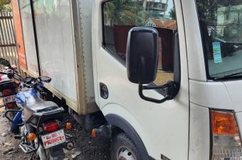 MAGNIFIQUE CAMION NISSAN SANS PLAQUE  VENDRE 