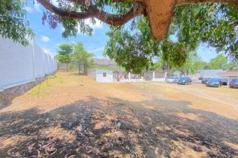 vente TERRAIN DE 10sur 40 SUR KINSHASAUPN