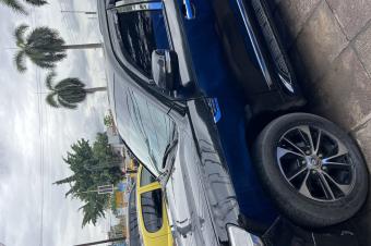 TOYOTA GXR V8 A LOUER 