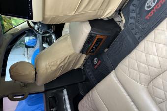 TOYOTA GXR V8 A LOUER 