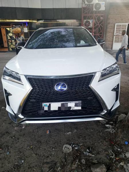 Lexus RX 450h   Sans plaque   2019 hybride toit panoramique  Volant droit  Automatique 20 kilomtrage  Prix 27500  Localisation GB  