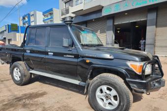  TOYOTA LAND CRUISER 2019 V8 DOUBLE CABINE DIESEL MANUEL AVEC PLAQUE BK   MOTEUR  BOITE NICKEL KITOKO   KILOMTRAGE  70.000km   PRIX  48000  DISCUTER TRS LGRE
