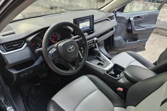 Toyota Rav4 Annee 201920 42000 km Automatic steptronic Essence 4 cylindre interior Cuire   4 x 4 Camera de recule Radar TelephoneBleutooth Eco et Sport mode Cruise c