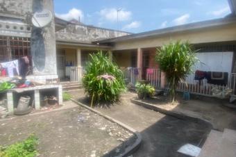 Vente dune parcelle de 1728m  limete 10eme rue rsidentiel ref maman Marthe.revenue mensuel 2000 prix 250.000
