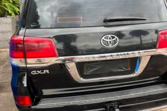 TOYOTA GXR A LOUER POUR VOS ACTIVITS PRIX DE LOCATION 300 jours  discuter selon le nombre de jour