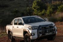 Toyota Hulix 2022 automatique Diesel ⛽️ Full options Camera de recule 4x4 traction Plaque BM Récente faible kilométrage prix 55000$ a discuter localisation Kasa vubu  automobile_motos_velos_engins_et_pieces