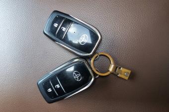 Toyota Land Cruiser GXR Annee modifier 2021 Full full option Automatique steptronique Essence 8 cylindre  Interior cuir  Siege electrique  Demarrage bouton Grand ecran 2