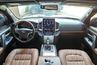 Toyota Land Cruiser GXR Annee modifier 2021 Full full option Automatique steptronique Essence 8 cylindre  Interior cuir  Siege electrique  Demarrage bouton Grand ecran 2