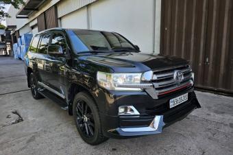 Toyota Land Cruiser GXR Annee modifier 2021 Full full option Automatique steptronique Essence 8 cylindre  Interior cuir  Siege electrique  Demarrage bouton Grand ecran 2