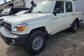 Land cruiser don du Kowet  Double Cabine  anne 2023 kilomtrage 00km climatisation impeccable  diesel  manuelle  sans plaque  prix 80.000   Offre directe