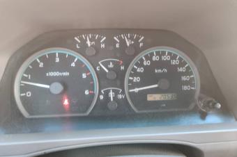 Land Cruise 5 portire 2014 diesel manuelle Kilomtrage 53000 prix 42000  discuter