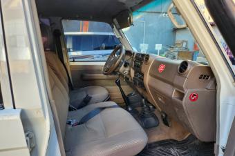 Land Cruise 5 portire 2014 diesel manuelle Kilomtrage 53000 prix 42000  discuter