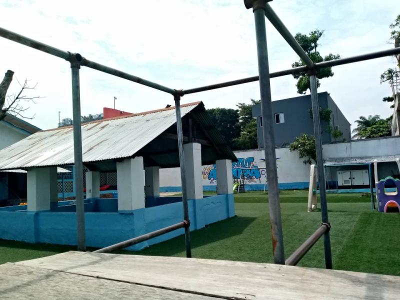 2400 mtre carr en vente  Gombe 4000000 dollars  discuter 