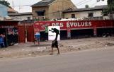 Belle opportunité à saisir à *bandal* sur Macadam  Vente d'une parcelle sur Macadam *Réf* : Métro bar et Kin Oasis sur Inga Dimension : *21m/18m* Prix de départ : *300.000$* à déba