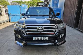 Toyota Land Cruiser GXR Annee modifier 2021 Full full option Automatique steptronique Essence 8 cylindre  Interior cuir  Siege electrique  Demarrage bouton Grand ecran 2