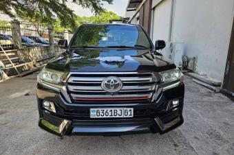 Toyota Land Cruiser GXR Annee modifier 2021 Full full option Automatique steptronique Essence 8 cylindre  Interior cuir  Siege electrique  Demarrage bouton Grand ecran 2