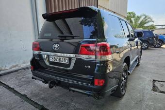 Toyota Land Cruiser GXR Annee modifier 2021 Full full option Automatique steptronique Essence 8 cylindre  Interior cuir  Siege electrique  Demarrage bouton Grand ecran 2
