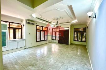 VENTE DUNE SUPERBE VILLA DE 24M SUR 20M OU 480 M QUI DISTRIBUE 4 CHS ANNEXE STUDIO BUANDERIE GUERITE SYSTME PANNEAUX SOLAIRES ESPACE PARKING 