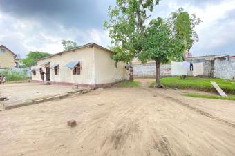 Terrains en vente  pigeon 10msur18 70000 dollars  discuter 