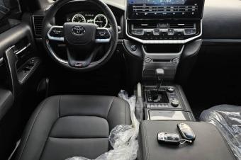 Toyota land cruiser 2023 VXR 