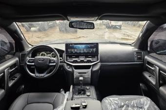Toyota land cruiser 2023 VXR 
