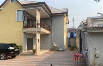 MONT-NGAFULA/CPA-MUSHIE, Prés de la Cité SNEL: MISE EN VENTE D'UNE PARCELLE DE 500 mètres carrés Avec une Maison R+1 DE 4 CHAMBRES mediacongo