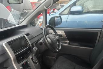 Toyota Noah NEW Full Options