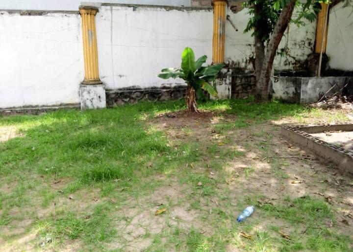 Terrain de 8msur16  vendre  ma campagne 1 120000 dollars  discuter 