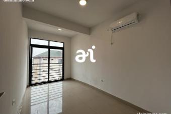 VENTE MAISON R3 NEUVE DE 3 CHAMBRES  KINSHASAKINTAMBO