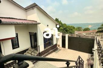 VENTE PARCELLE DE 540m  AVEC BTISSE DE 4 CHAMBRES FLAMBANT NEUF   KINSHASANGALIEMA 