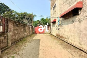 VENTE PARCELLE DE 483m AVEC BTISSE R2 CONSTRUIT  80 A KINSHASAMONT NGAFULA