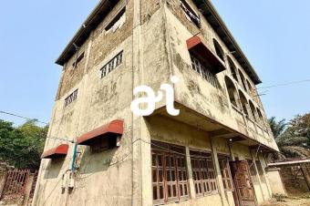 VENTE PARCELLE DE 483m AVEC BTISSE R2 CONSTRUIT  80 A KINSHASAMONT NGAFULA