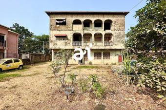 VENTE PARCELLE DE 483m AVEC BTISSE R2 CONSTRUIT  80 A KINSHASAMONT NGAFULA