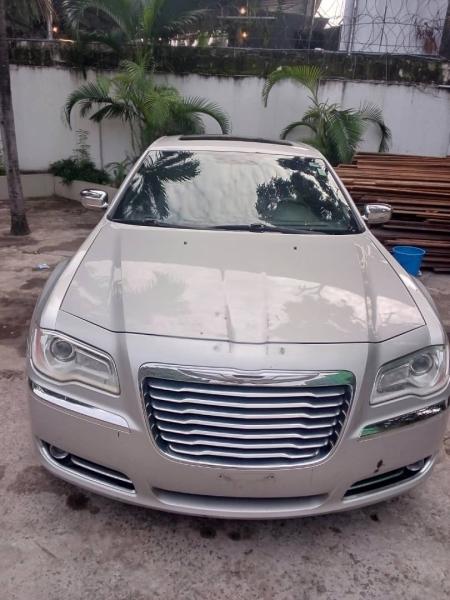 Chrysler 300 2012