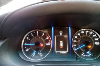 TOYOTA FORTUNER 2018    Sans plaque couleur marron dorigine boite automatique 4 cylindre Essence kilomtrage 7758.  On a mis la plaque juste pour les dplace