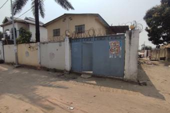 GS13IMMO SARL met  votre disposition la vente de cette parcelle CMontngafula Rf Arrt terrasse. Leau llectricit 55. Dimension 1721M. Prix 195.000  discuter.