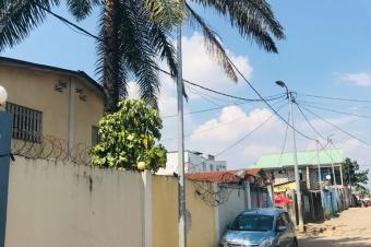 GS13IMMO SARL met  votre disposition la vente de cette parcelle CMontngafula Rf Arrt terrasse. Leau llectricit 55. Dimension 1721M. Prix 195.000  discuter.