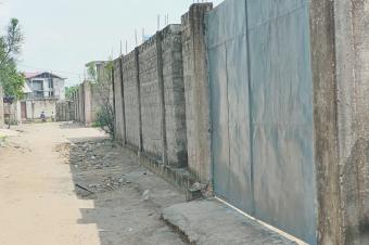 GS13IMMO SARL met  la disposition du grand public la vente de cette parcelle CNsele QKinkole. Rf Arrt Pondu. Dimension 1515M. Prix 33.000  discuter.  vous.