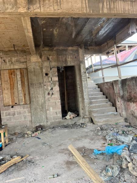 MAGNIFIQUE IMMEUBLE EN CONSTRUCTION A VENDRE DANS LA COMMUNE DE LINGWALA NON LOIN DE 24 NOVEMBRE 